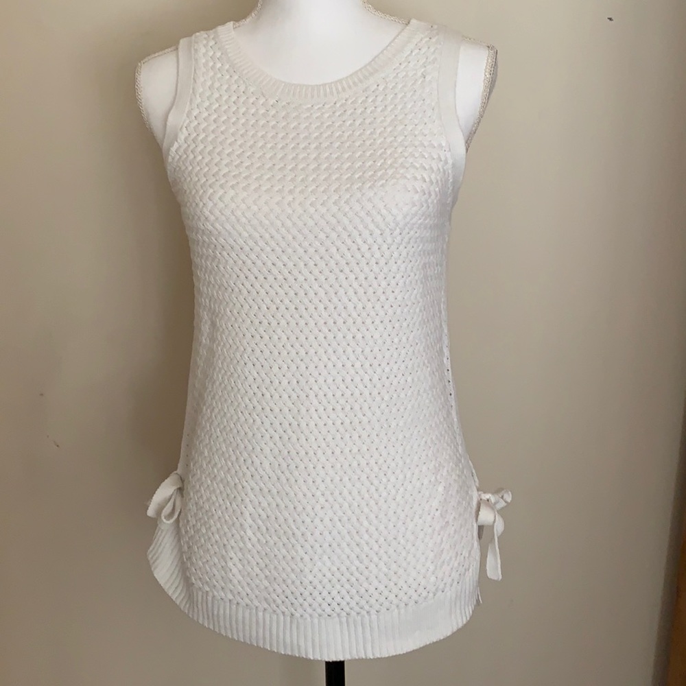 Tommy Bahama White Sleeveless Knit Sweater Top